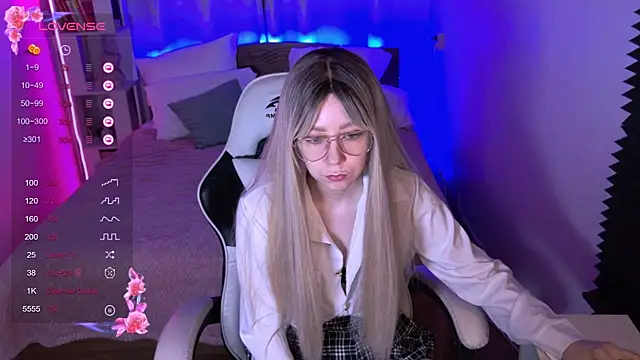 sofiisun online show from November 12, 2025, 2:04 am