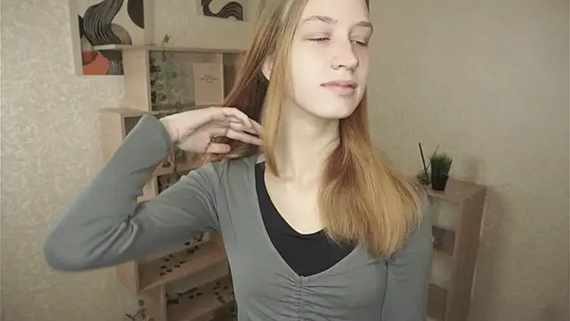 Snapshot of IveyColley chatting on October 21, 2025, 7:19 am IveyColley online show from October 21, 2025, 7:19 am