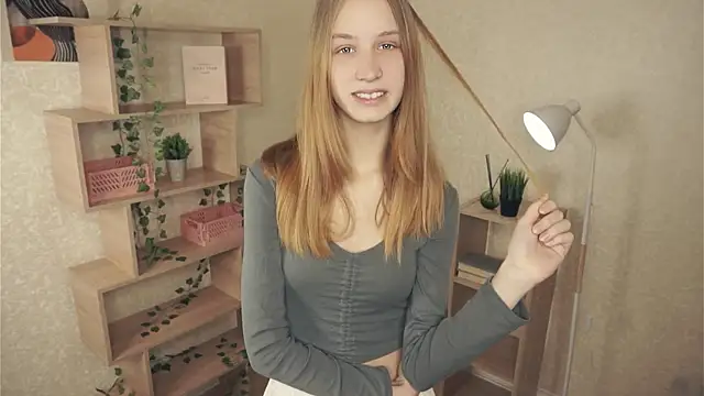 Snapshot of IveyColley chatting on October 17, 2025, 7:33 am IveyColley online show from October 17, 2025, 7:33 am