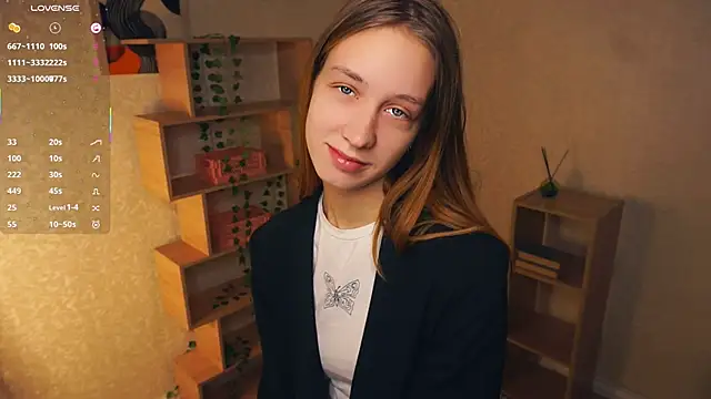 Snapshot of IveyColley chatting on November 28, 2025, 9:53 am IveyColley online show from November 28, 2025, 9:53 am