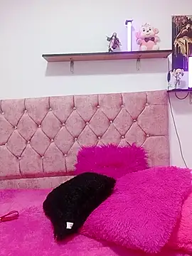 thianahorny online show from October 27, 2025, 12:50 pm