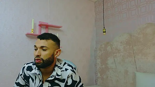 Snapshot of onlymen2025 chatting on October 31, 2025, 7:43 pm onlymen2025 online show from October 31, 2025, 7:43 pm