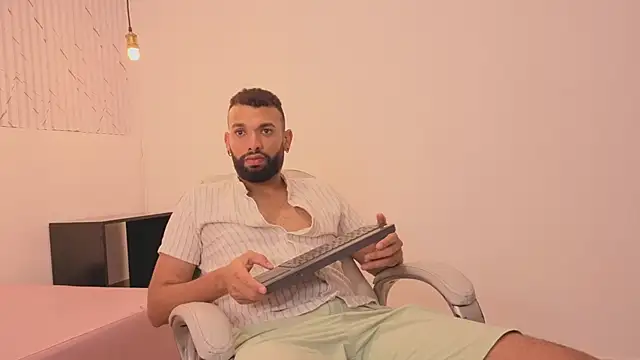 Snapshot of onlymen2025 chatting on November 20, 2025, 7:36 pm onlymen2025 online show from November 20, 2025, 7:36 pm