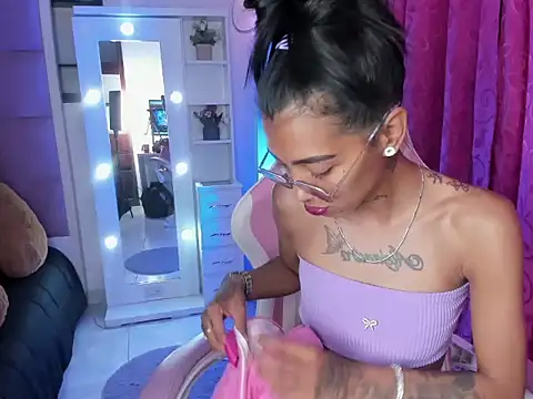 Snapshot of KarlaSlutSkinny__ chatting on April 18, 2026, 7:40 pm KarlaSlutSkinny online show from April 18, 2026, 7:40 pm