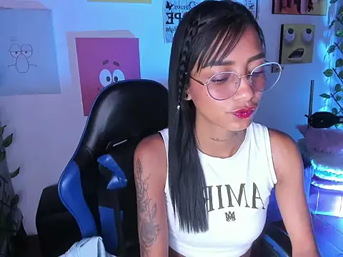 Snapshot of KarlaSlutSkinny__ chatting on March 13, 2026, 8:58 pm KarlaSlutSkinny online show from March 13, 2026, 8:58 pm