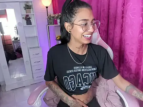 Snapshot of KarlaSlutSkinny__ chatting on April 15, 2026, 7:58 pm KarlaSlutSkinny online show from April 15, 2026, 7:58 pm