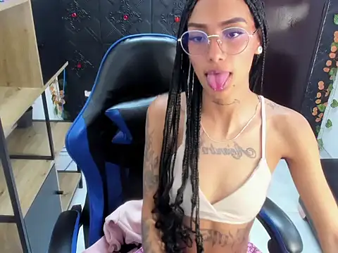 Snapshot of KarlaSlutSkinny__ chatting on May 6, 2026, 2:59 am KarlaSlutSkinny online show from May 6, 2026, 2:59 am
