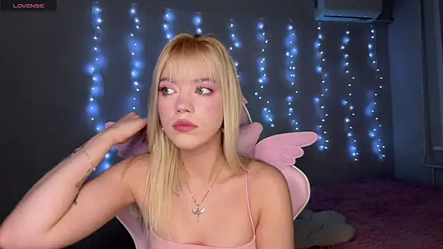 Snapshot of myprettylola chatting on November 29, 2025, 7:36 pm myprettylola online show from November 29, 2025, 7:36 pm