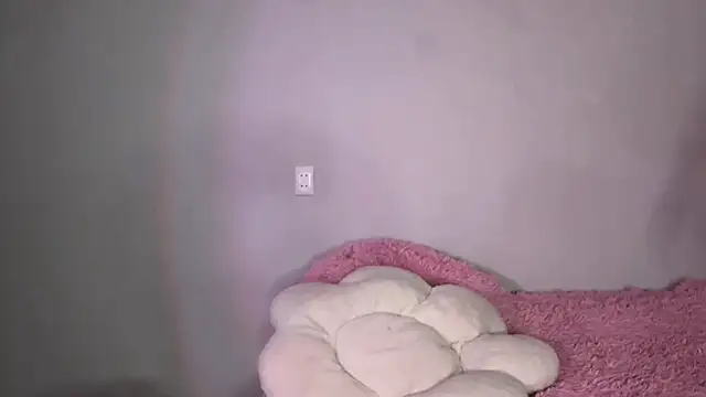 Snapshot of myprettylola chatting on October 25, 2025, 6:41 pm myprettylola online show from October 25, 2025, 6:41 pm