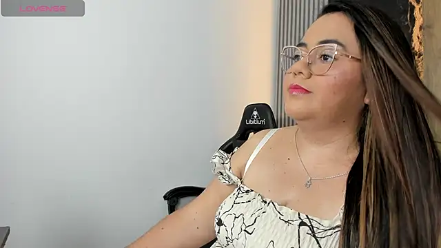 samantha29x  online show from October 16, 2025, 12:57 pm