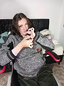 Lucy colee online show from February 28, 2026, 1:33 pm