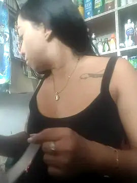 Snapshot of Harley_r chatting on October 10, 2025, 4:52 pm Harley r online show from October 10, 2025, 4:52 pm