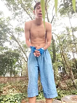 Snapshot of _DAEMON_666 chatting on November 6, 2025, 3:49 pm DAEMON 666 online show from November 6, 2025, 3:49 pm