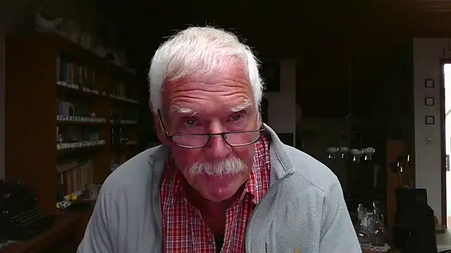 super-snoopy online show from September 14, 2025, 8:37 am