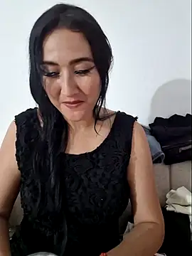 Snapshot of Aisha_Saleh chatting on November 27, 2025, 10:32 pm Aisha Saleh online show from November 27, 2025, 10:32 pm