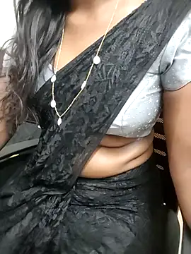 Snapshot of Tamilmallu-duskygirl03 chatting on April 10, 2026, 5:03 am Tamilmallu-duskygirl03 online show from April 10, 2026, 5:03 am