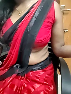 Snapshot of Tamilmallu-duskygirl03 chatting on April 6, 2026, 6:03 am Tamilmallu-duskygirl03 online show from April 6, 2026, 6:03 am