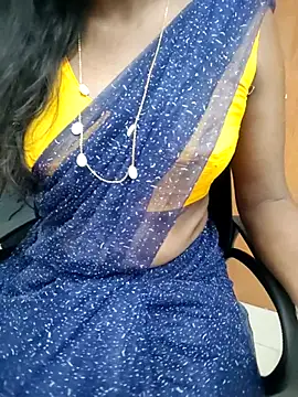 Snapshot of Tamilmallu-duskygirl03 chatting on March 12, 2026, 11:14 am Tamilmallu-duskygirl03 online show from March 12, 2026, 11:14 am