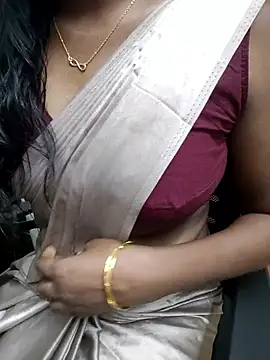 Snapshot of Tamilmallu-duskygirl03 chatting on March 13, 2026, 6:02 pm Tamilmallu-duskygirl03 online show from March 13, 2026, 6:02 pm