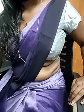 Snapshot of Tamilmallu-duskygirl03 chatting on April 8, 2026, 5:25 pm Tamilmallu-duskygirl03 online show from April 8, 2026, 5:25 pm