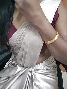 Snapshot of Tamilmallu-duskygirl03 chatting on March 13, 2026, 5:56 am Tamilmallu-duskygirl03 online show from March 13, 2026, 5:56 am