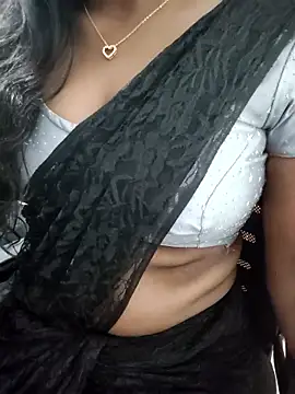 Snapshot of Tamilmallu-duskygirl03 chatting on March 15, 2026, 4:47 pm Tamilmallu-duskygirl03 online show from March 15, 2026, 4:47 pm