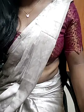 Tamilmallu-duskygirl03 online show from May 28, 2026, 6:14 pm