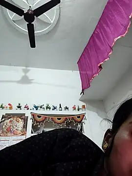 Snapshot of Co_punam chatting on February 3, 2026, 6:22 am Co punam online show from February 3, 2026, 6:22 am