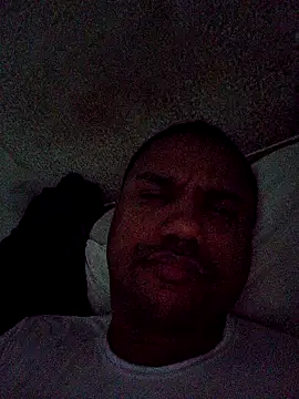 Snapshot of Mcbellorj chatting on October 31, 2025, 10:49 pm Mcbellorj online show from October 31, 2025, 10:49 pm