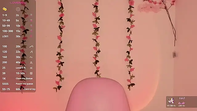 Snapshot of Ashleyroys_111 chatting on April 13, 2026, 6:56 pm Ashleyroys 111 online show from April 13, 2026, 6:56 pm