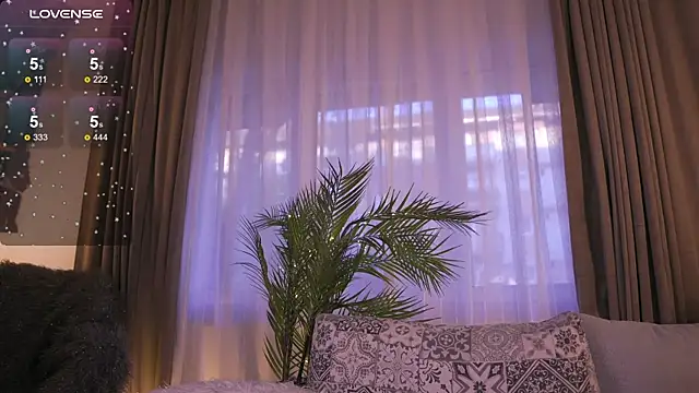 Snapshot of JessicaVerse chatting on April 12, 2026, 4:49 am JessicaVerse online show from April 12, 2026, 4:49 am