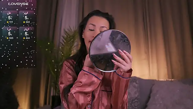 Snapshot of JessicaVerse chatting on April 10, 2026, 2:18 am JessicaVerse online show from April 10, 2026, 2:18 am