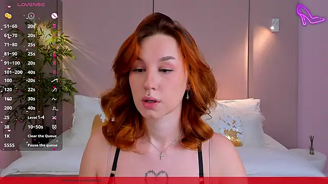 Snapshot of ClaireMathis chatting on October 23, 2025, 3:32 pm ClaireMathis online show from October 23, 2025, 3:32 pm