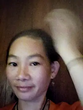 Snapshot of gio-thu chatting on October 8, 2025, 8:27 am gio-thu online show from October 8, 2025, 8:27 am