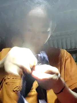 Snapshot of gio-thu chatting on October 18, 2025, 1:13 pm gio-thu online show from October 18, 2025, 1:13 pm