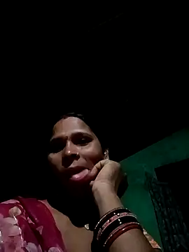 Snapshot of Rt_shreya chatting on May 6, 2026, 6:23 pm Rt shreya online show from May 6, 2026, 6:23 pm