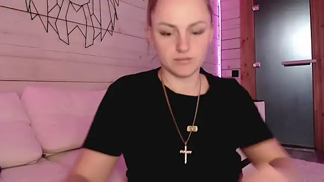 Snapshot of CandyBunie chatting on January 12, 2026, 3:35 am CandyBunie online show from January 12, 2026, 3:35 am