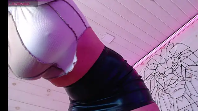 Snapshot of CandyBunie chatting on February 14, 2026, 3:07 am CandyBunie online show from February 14, 2026, 3:07 am