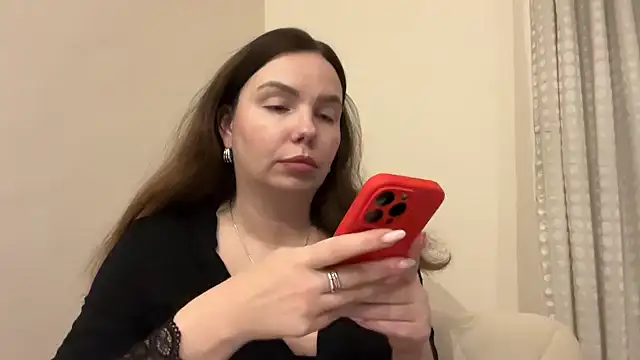 Snapshot of Sovienne chatting on February 16, 2026, 8:18 pm Sovienne online show from February 16, 2026, 8:18 pm