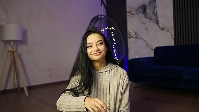 RachelRavee online show from December 22, 2025, 5:18 am