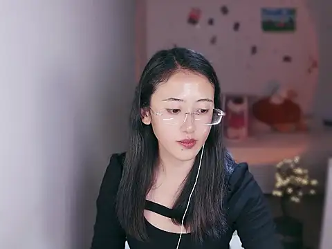 Queena  online show from January 7, 2026, 3:28 pm