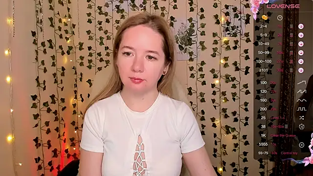 Snapshot of Evaa_Braunn chatting on February 5, 2026, 2:07 am Evaa Braunn online show from February 5, 2026, 2:07 am