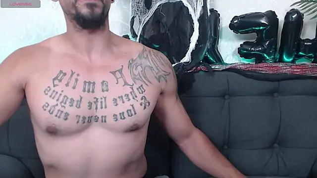 Snapshot of RyanVibe chatting on October 30, 2025, 3:09 pm RyanVibe online show from October 30, 2025, 3:09 pm