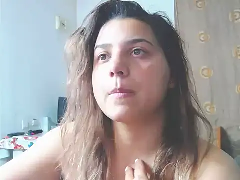 Snapshot of MadisonCharm chatting on April 14, 2026, 10:15 pm MadisonCharm online show from April 14, 2026, 10:15 pm