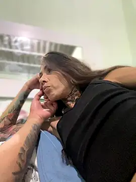 Snapshot of casalskunk chatting on October 12, 2025, 2:13 am casalskunk online show from October 12, 2025, 2:13 am