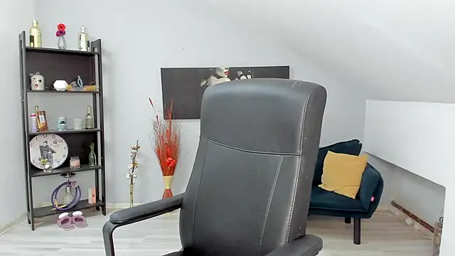 BettyJamess online show from December 18, 2025, 4:39 am