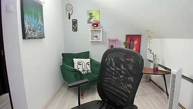 BettyJamess online show from October 22, 2025, 7:13 pm