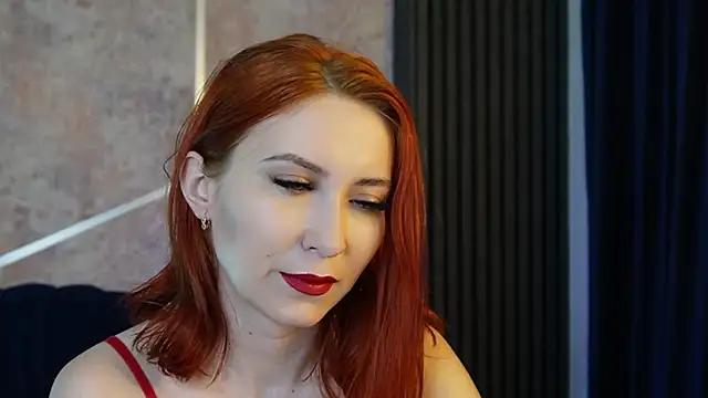 scarleteyes  online show from December 17, 2025, 5:23 am