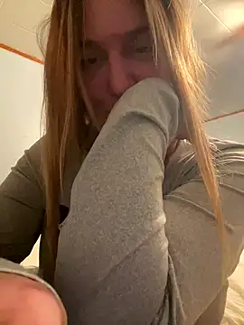 SugarMilkandHoney online show from December 16, 2025, 12:37 am