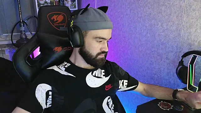 Nik Namee online show from November 1, 2025, 3:35 am